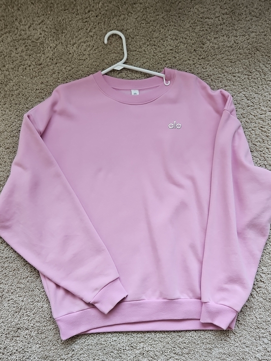 ALO Yoga Tops - ALO Accolade Candy Heart Pink Sweatshirt Medium